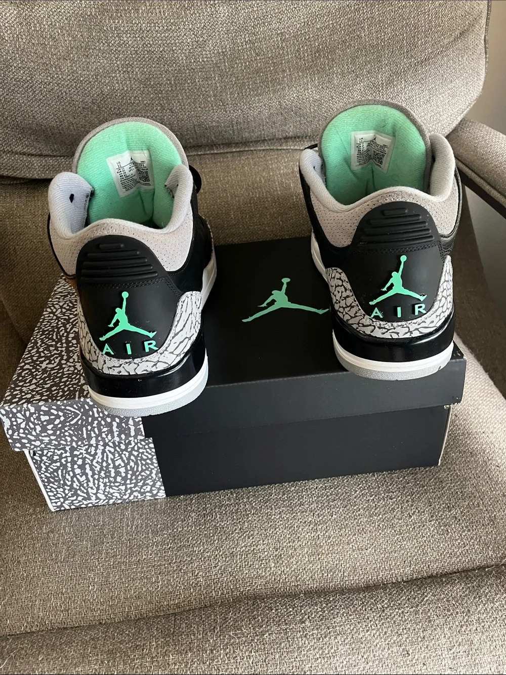 Jordan Black/Grey/Mint Green Retro 3 Sneakers